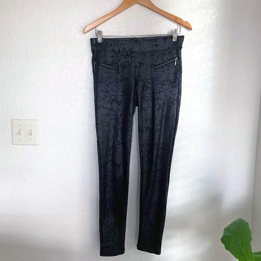 Black skinny pants